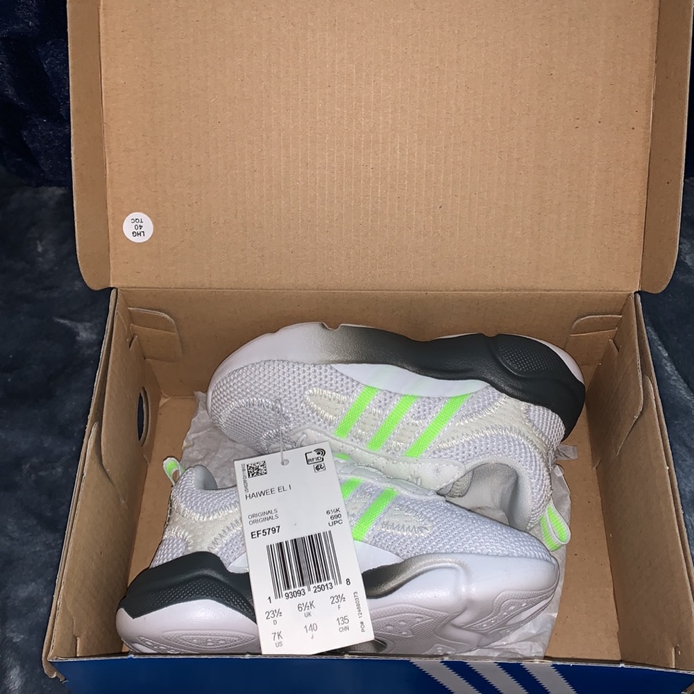 Adidas Shoes for Boy Size 7 - Picture 5 of 7
